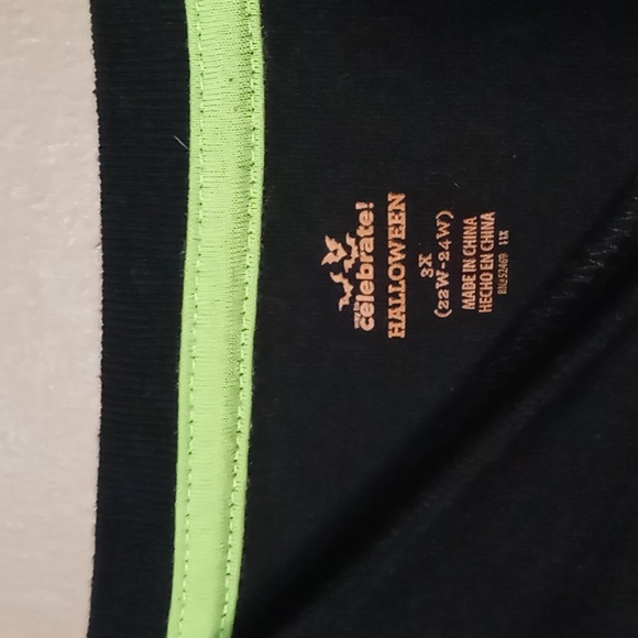 Celebrate Halloween Black w Orange Sleeves and Candy Front Size 3X - Picture 5 of 5